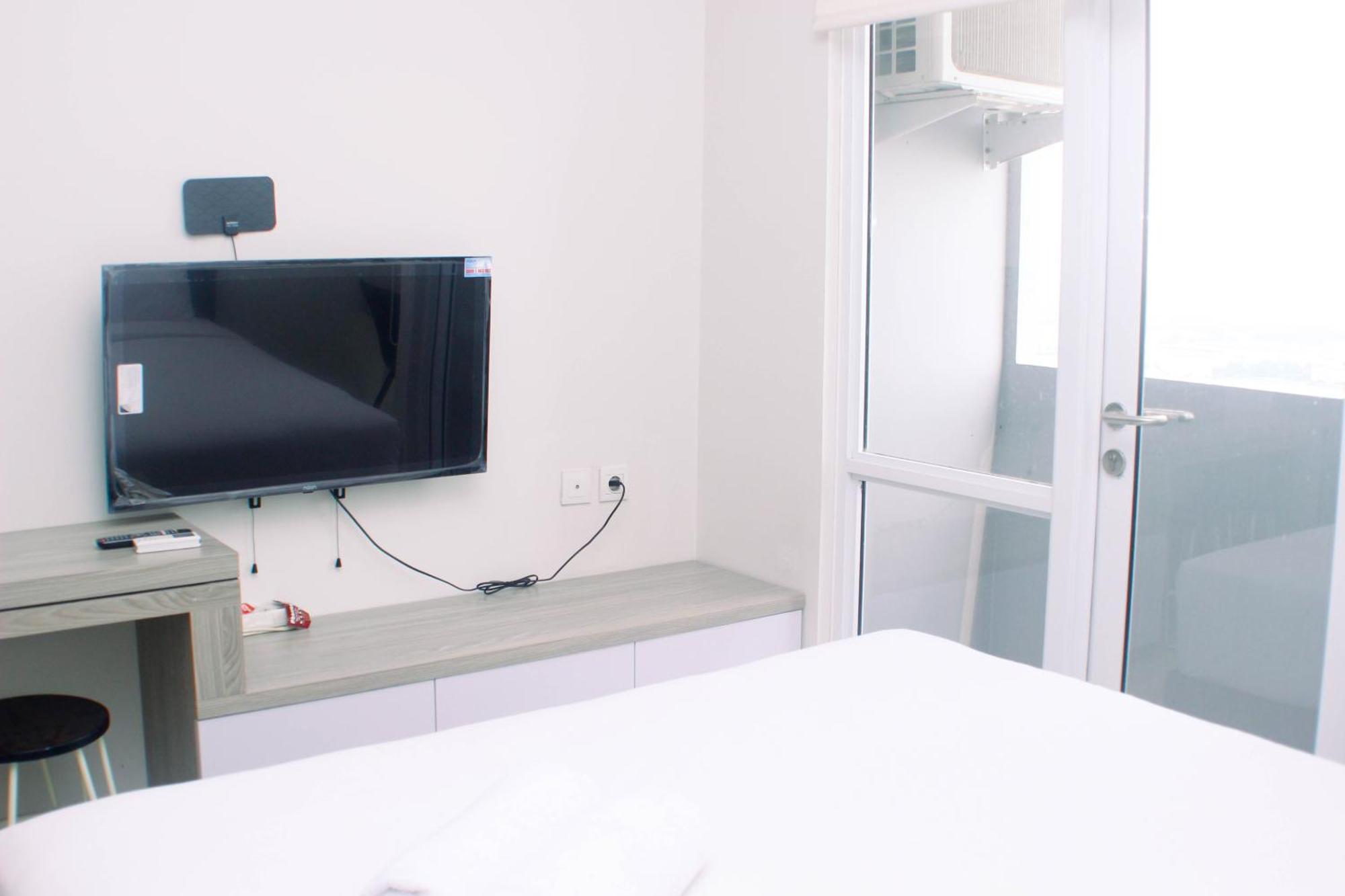 Homey And Minimalist At Vasanta Innopark By Travelio