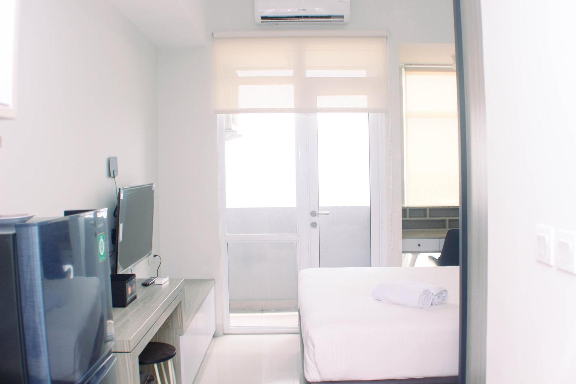 Homey And Minimalist At Vasanta Innopark By Travelio Apartemen Bekasi